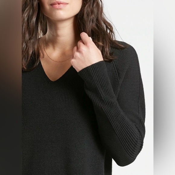 Athleta Black‎ Chunky Knit Oversized Hanover V-Neck Sweater Cozy Merino Wool - Picture 3 of 9